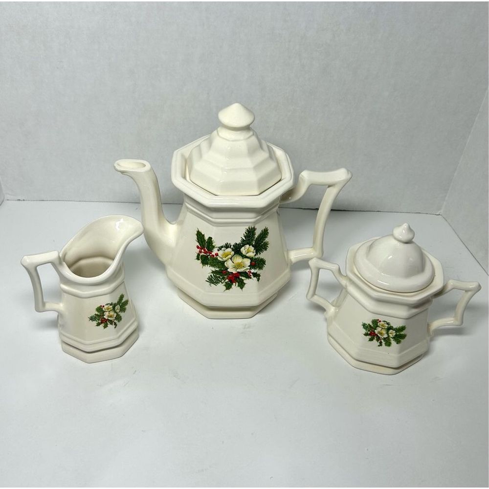 Vintage 1979 LMC 5 piece Christmas Teapot Set‎